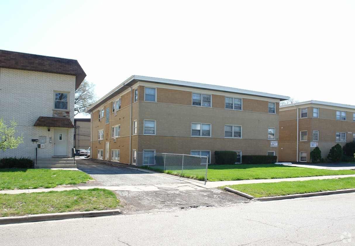 1971 N 19th Ave, Melrose Park, IL 60160 Apartments in Melrose Park