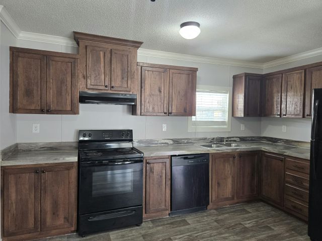 Building Photo - 210 Birch Ln