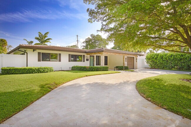 Foto del edificio - 700 NW 7th Dr