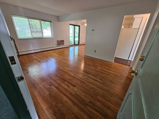 Foto del edificio - 4099 Telegraph Rd