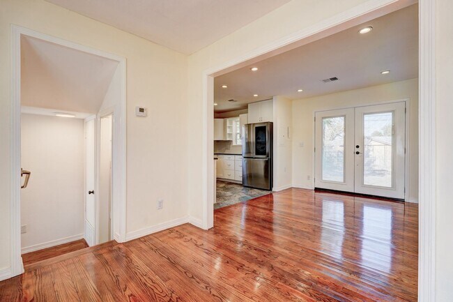 Foto del edificio - Adorable remodel at Lake Hefner