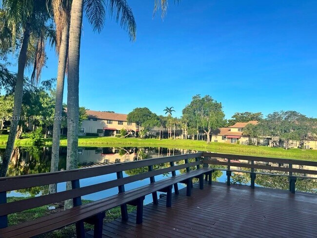 Foto del edificio - 9023 Vineyard Lake Dr