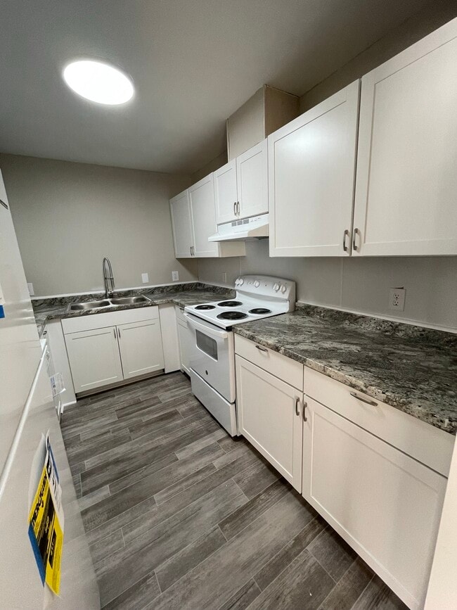 Spacious kitchen - Riverbend Apartments
