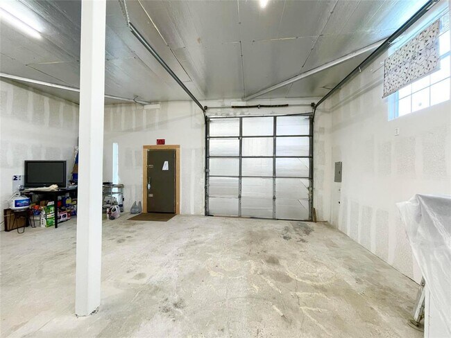 Building Photo - 4516 Katy Fwy