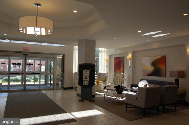 Foto del edificio - 1225 Martha Custis Dr
