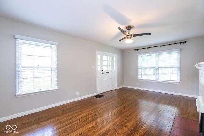 Foto del edificio - 6208 W Meridian St