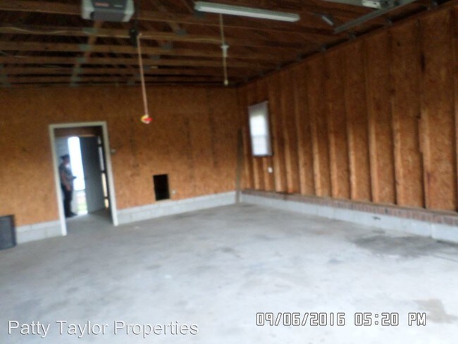 Building Photo - 2303 Ellis Chapel Rd