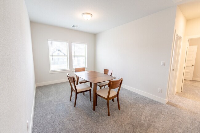 Building Photo - 613 Poppy Mallow Ln