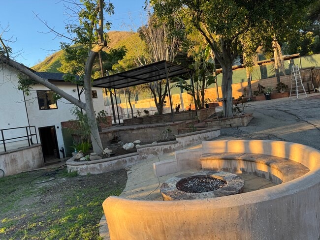 Building Photo - 9857 Foothill Blvd