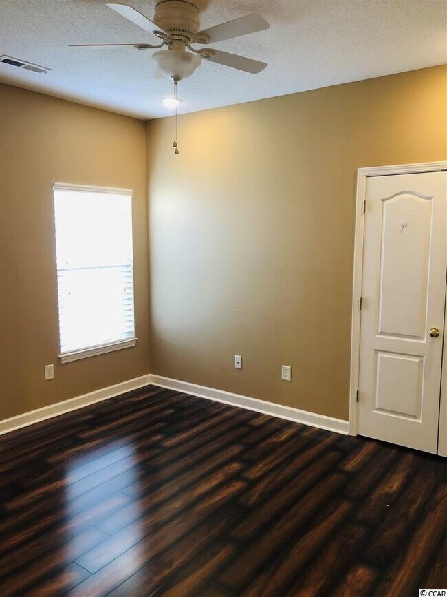 Building Photo - 112 Fox Den Dr