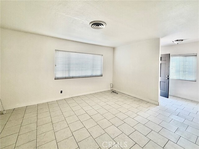 Foto del edificio - 9492 Evergreen Ln