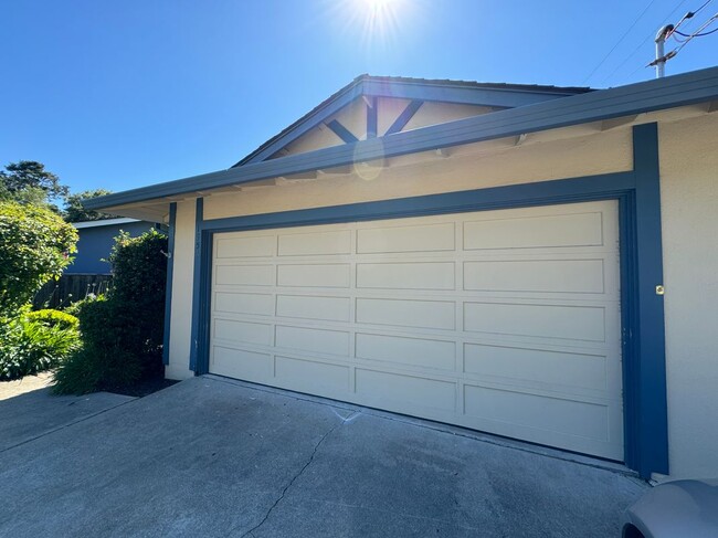 Building Photo - 1956 Parrott Dr