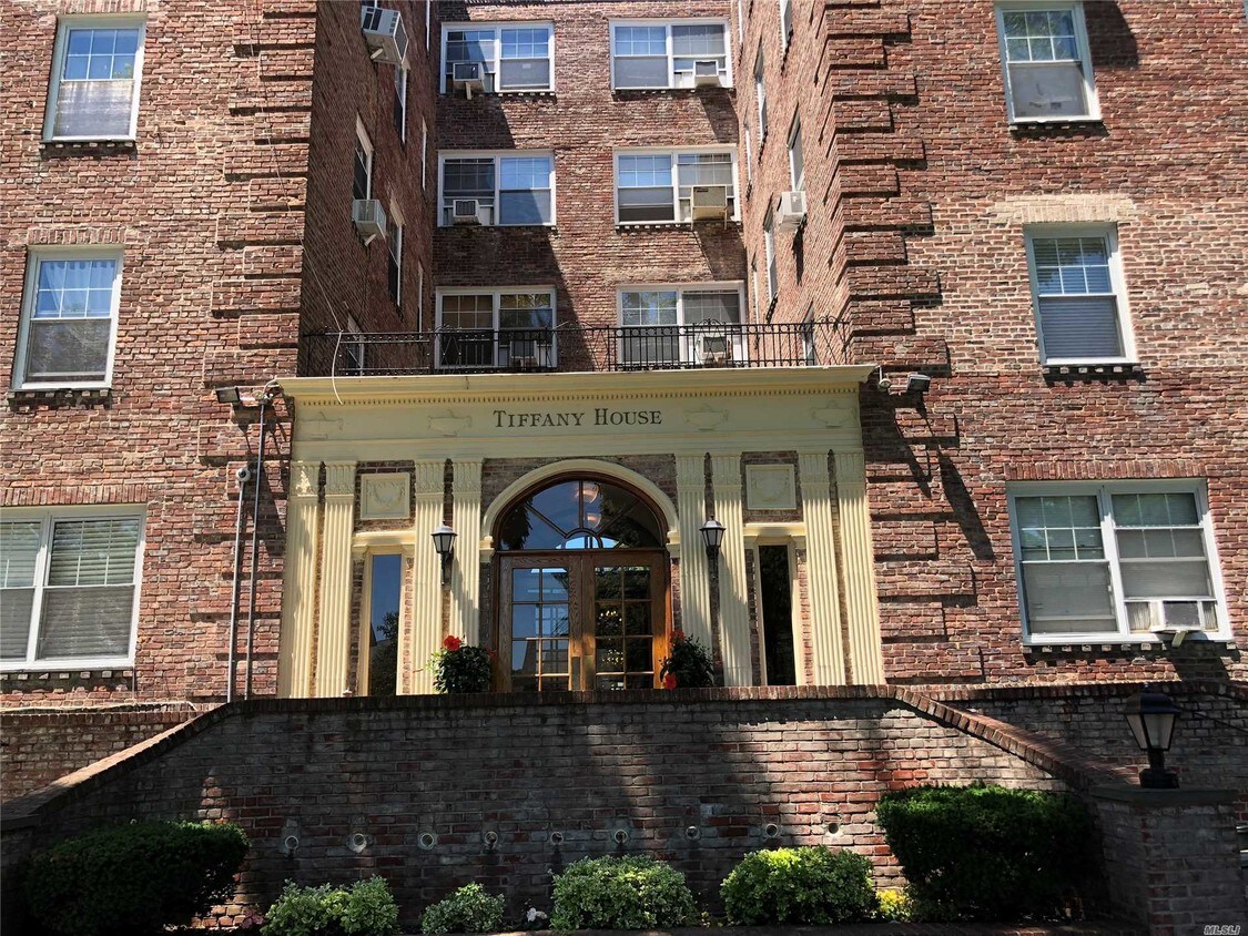 623 Central Ave Unit 312, Cedarhurst, NY 11516 Apartment for Rent in