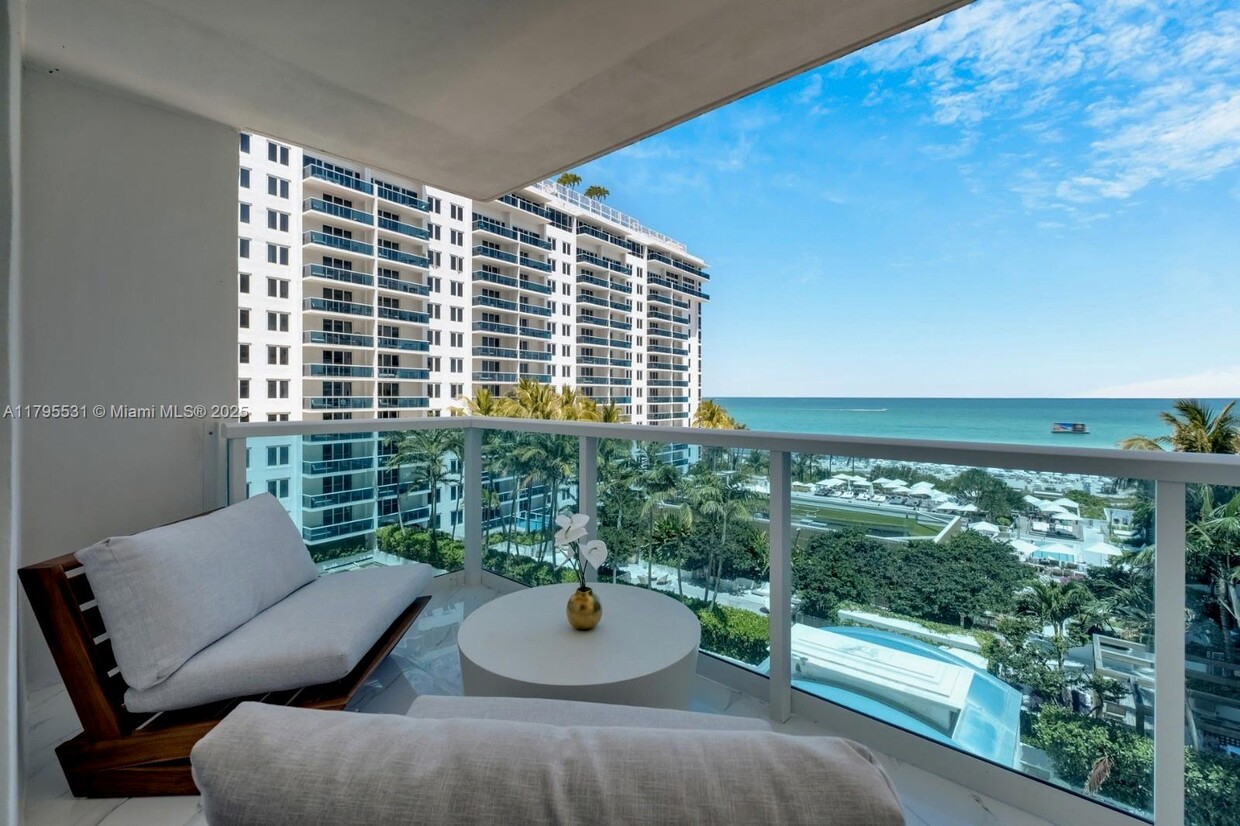 Foto principal - 2301 Collins Ave