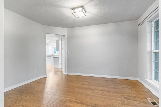 Foto del edificio - 2851 Cleveland Ave NW