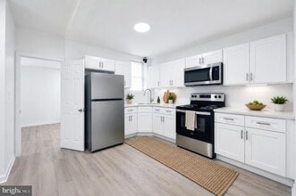 Building Photo - 5829 Crittenden St