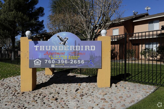 Foto del edificio - Thunderbird Apartments