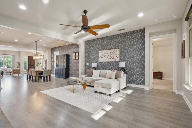 Building Photo - 225 Escarpment Wy