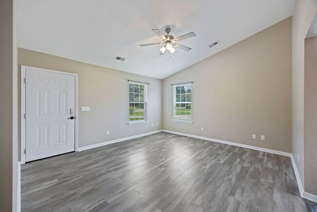 Foto del edificio - 2066 Central Ave