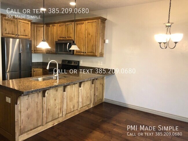 Building Photo - Spacious 3-Bedroom Townhome in South Jordan