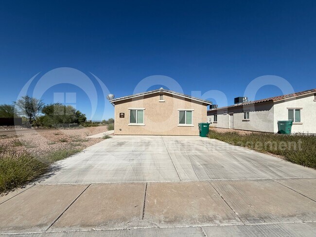 Foto del edificio - 88 W James L Sullivan St