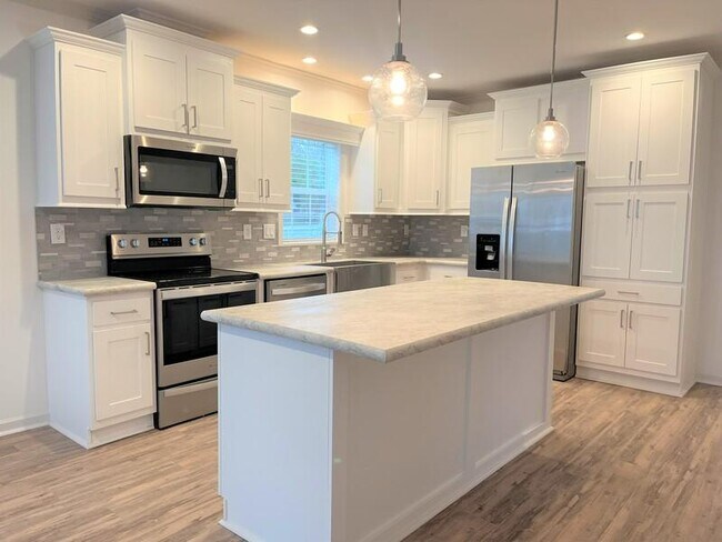 Building Photo - 5473 Bahia Wy
