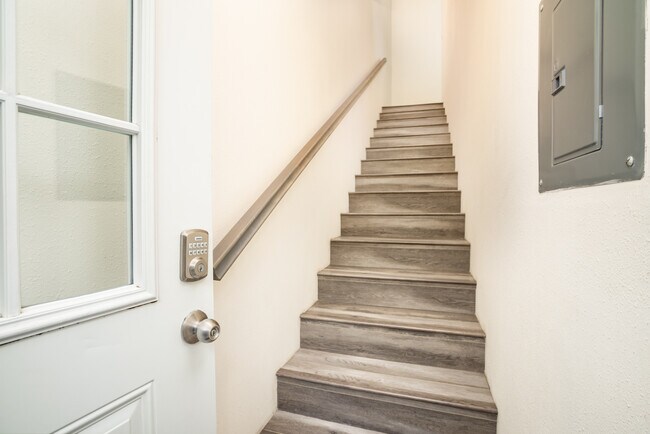 Foto del edificio - 14584 Highcrest Cir