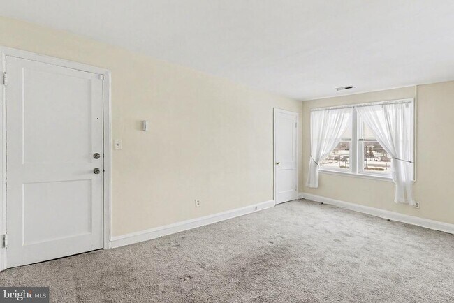 Foto del edificio - 1329 Taylor Ave