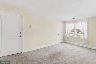 Building Photo - 1329 Taylor Ave