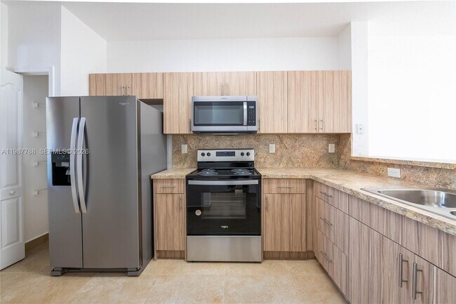 Foto del edificio - 7200 NW 177th St