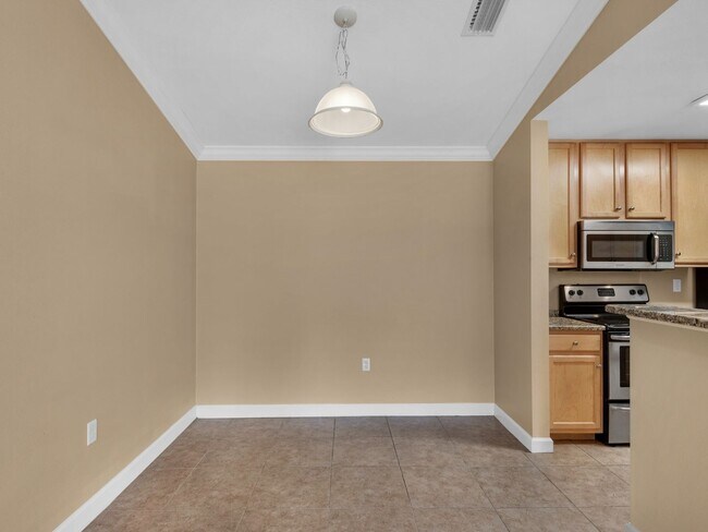 Building Photo - The Residences at Cypress Preserve Beautiful 1B/1B Apartment in FWB in Pristine Nature Setting!