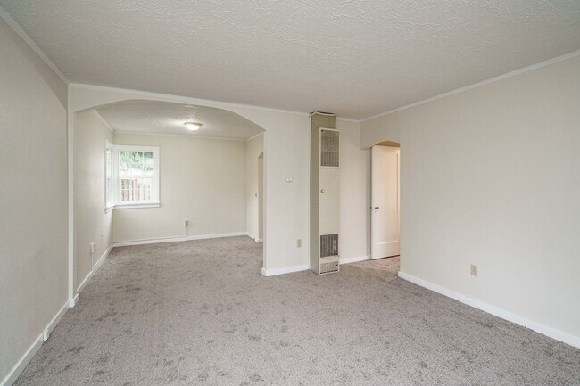 Foto del edificio - 1 Bedroom 1 Bath with Detached Garage