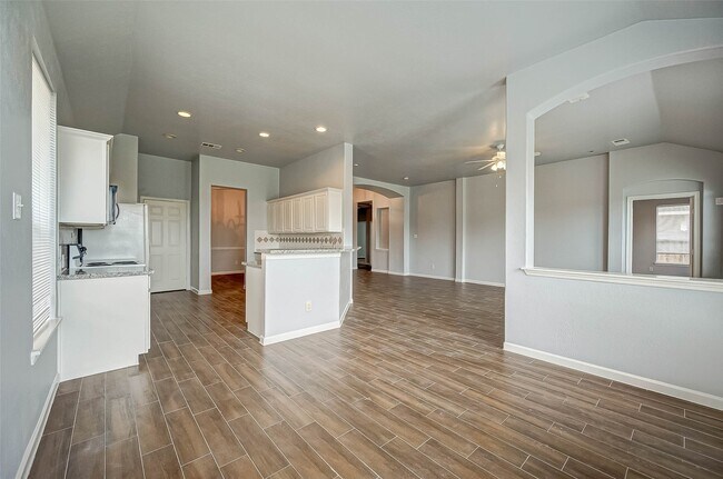 Foto del edificio - 3306 Stratford Pointe Dr