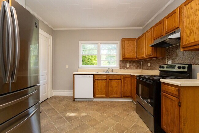 Building Photo - 4028 Highland Ave