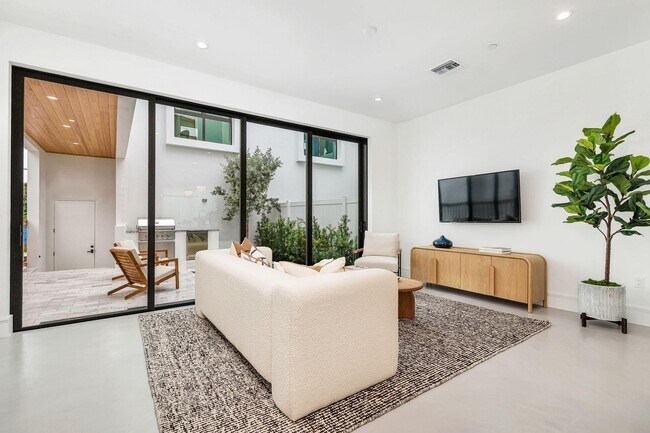 Foto del edificio - 1975 Dock St