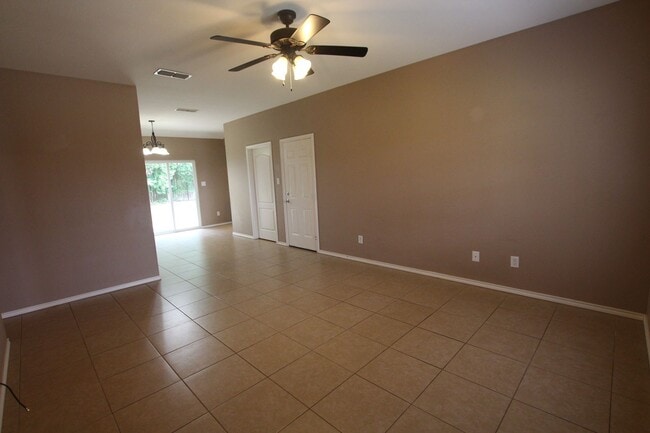 Foto del edificio - Lease Takeover Opportunity Available! Charming 2 Bed 2 Bath Home! Lindale ISD!