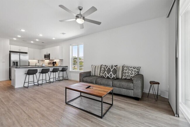 Foto del edificio - 4801 Springdale Rd