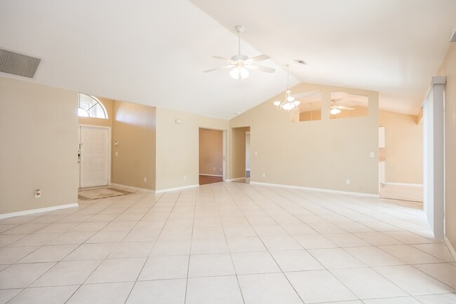 Building Photo - 17081 Caloosa Trace Cir