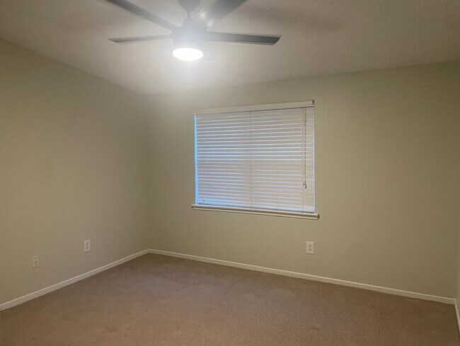 Foto del edificio - 6822 Glenridge Dr