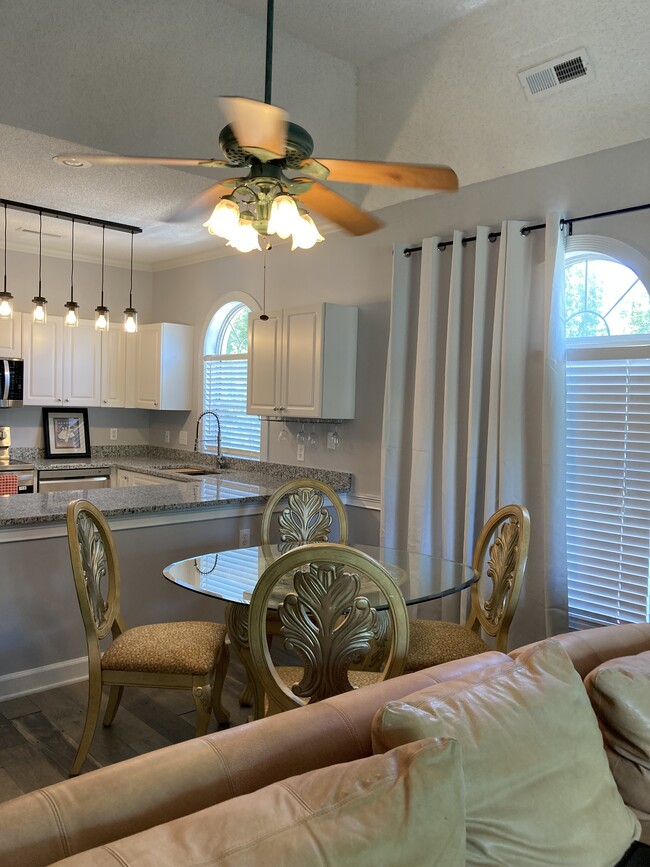 Building Photo - 4291 Hibiscus Dr
