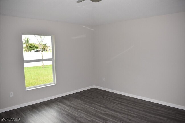 Foto del edificio - 605 NW 25th St