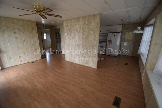 Building Photo - 1567 Longbow Dr