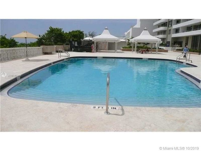Building Photo - 5555  Collins Ave  8K Miami Beach FL 33140