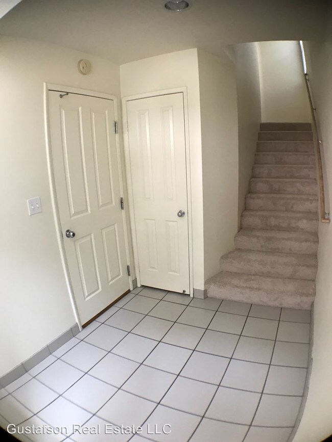 Building Photo - 1340 Moanalualani Pl