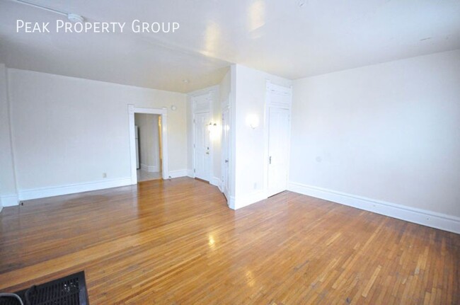 Foto del edificio - 248 1/2 W. 5th Avenue Front-