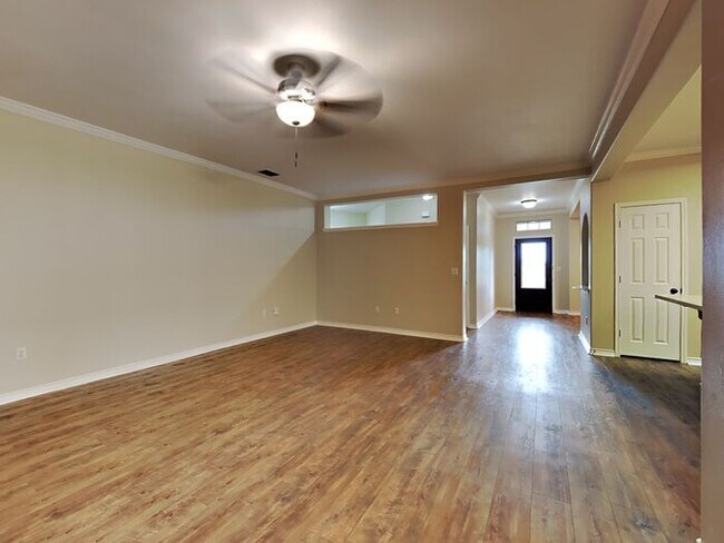 Building Photo - No App Fees. 1 Month Free with move in by ...