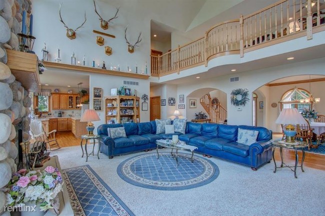 Foto del edificio - 5 br, 4 bath House - W330N6233 Hasslinger Dr