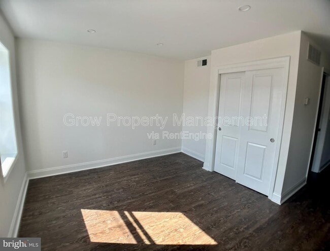 Building Photo - 1220 S 13th St