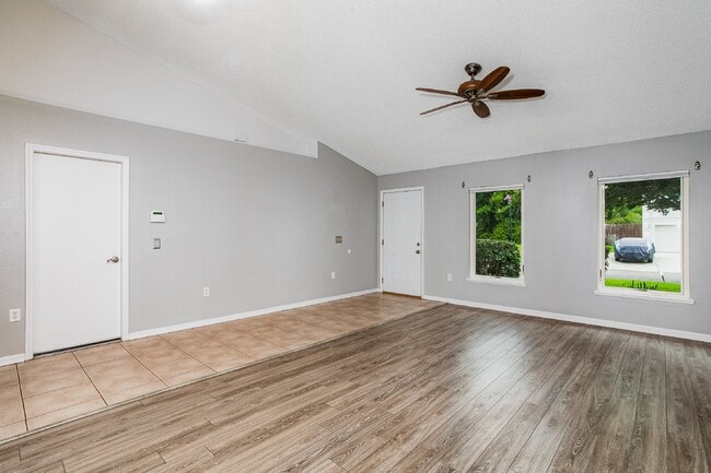 Foto del edificio - FOR RENT:  4 BEDROOM 2, BATHROOM HOME IN H...