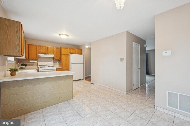 Foto del edificio - 25 Ruth Rd